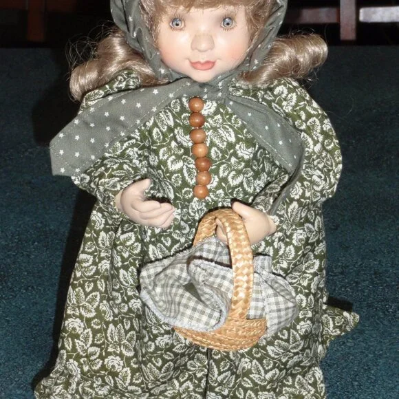 Emily ANRI Wood Carved 14 Doll by Sarah Kay Signed With Basket And Box RARE!